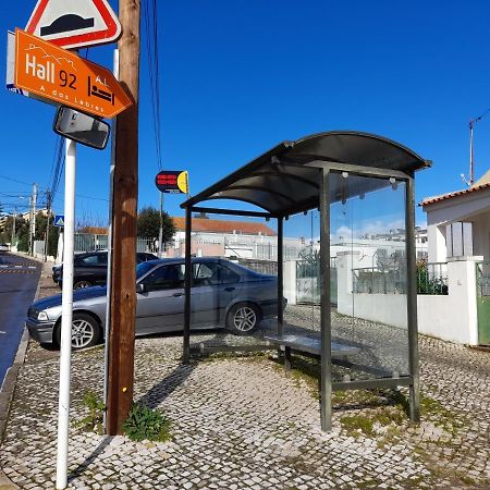 Hall 92 Quartos Com Wc Em Moradia Com Piscina A-Das-Lebres Loures Kültér fotó