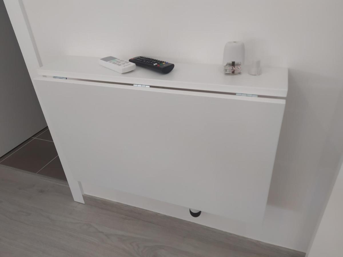 Hall 92 Quartos Com Wc Em Moradia Com Piscina A-Das-Lebres Loures Kültér fotó