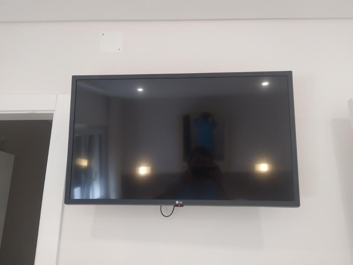 Hall 92 Quartos Com Wc Em Moradia Com Piscina A-Das-Lebres Loures Kültér fotó