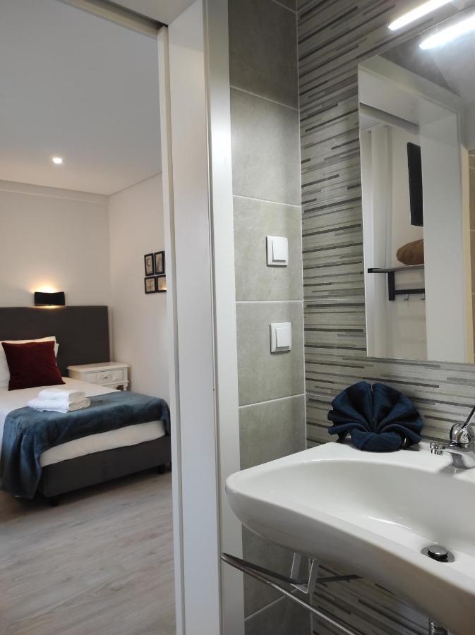Hall 92 Quartos Com Wc Em Moradia Com Piscina A-Das-Lebres Loures Kültér fotó