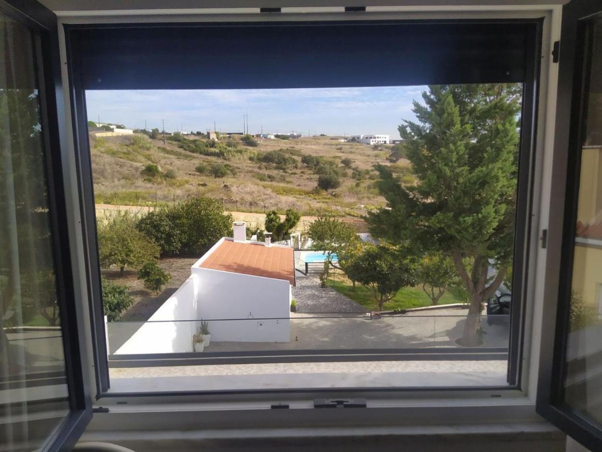 Hall 92 Quartos Com Wc Em Moradia Com Piscina A-Das-Lebres Loures Kültér fotó