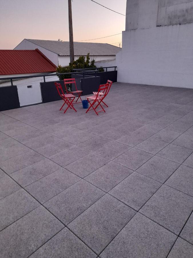 Hall 92 Quartos Com Wc Em Moradia Com Piscina A-Das-Lebres Loures Kültér fotó