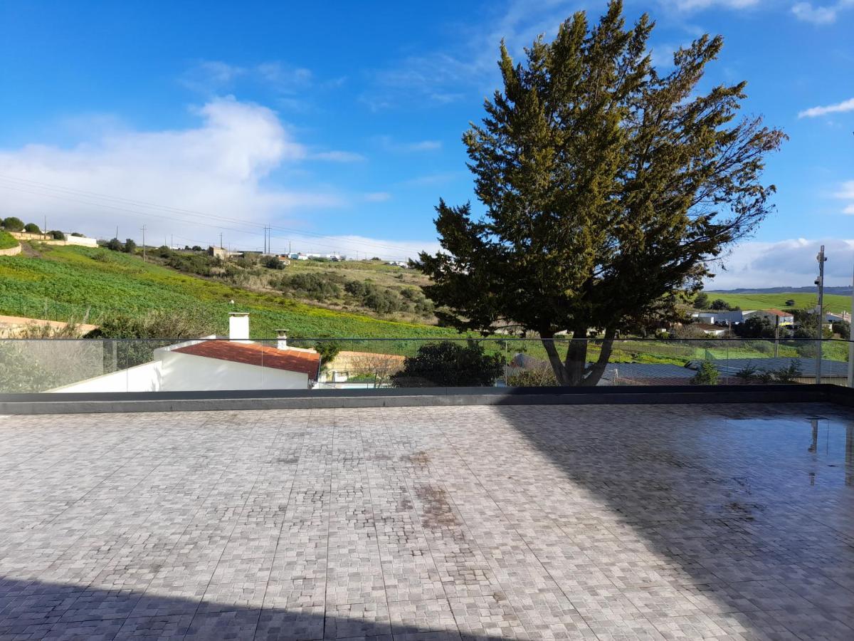 Hall 92 Quartos Com Wc Em Moradia Com Piscina A-Das-Lebres Loures Kültér fotó