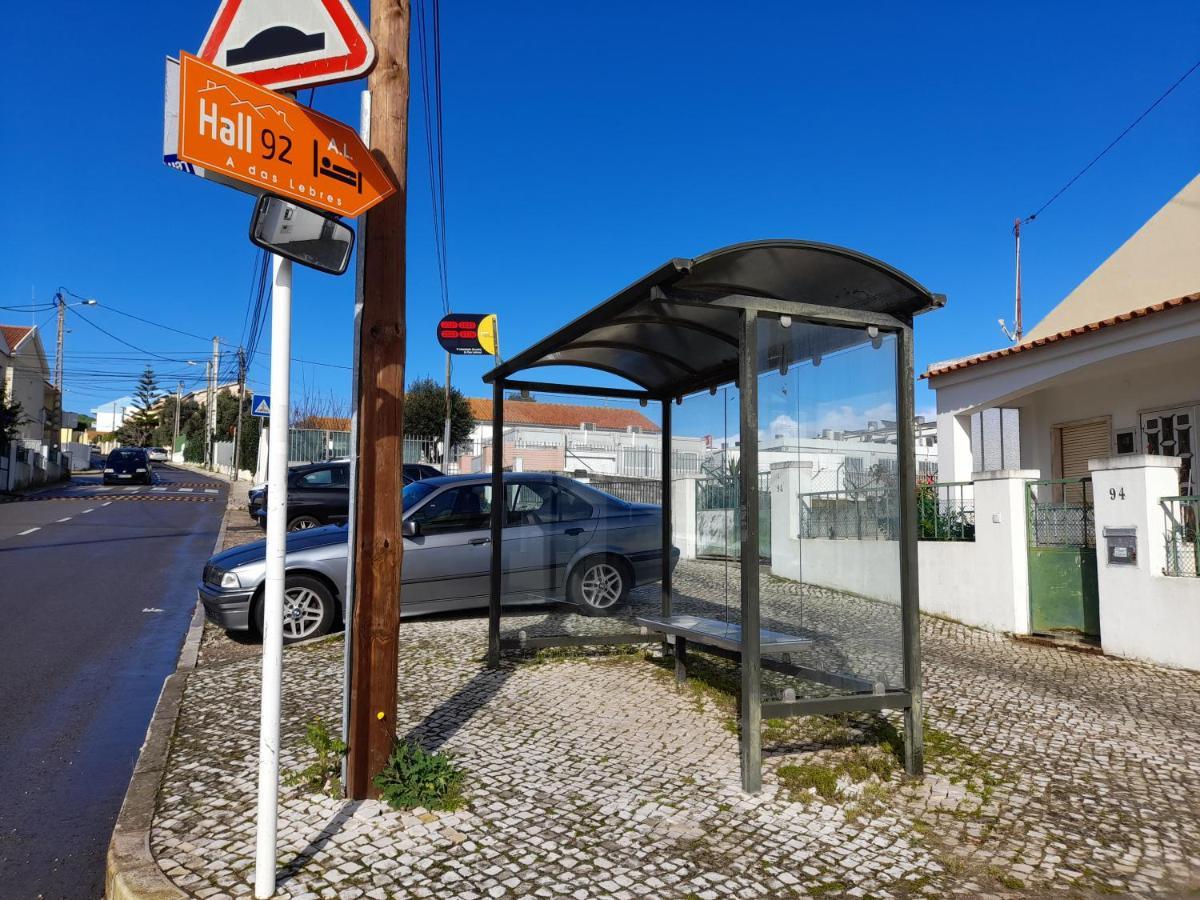 Hall 92 Quartos Com Wc Em Moradia Com Piscina A-Das-Lebres Loures Kültér fotó