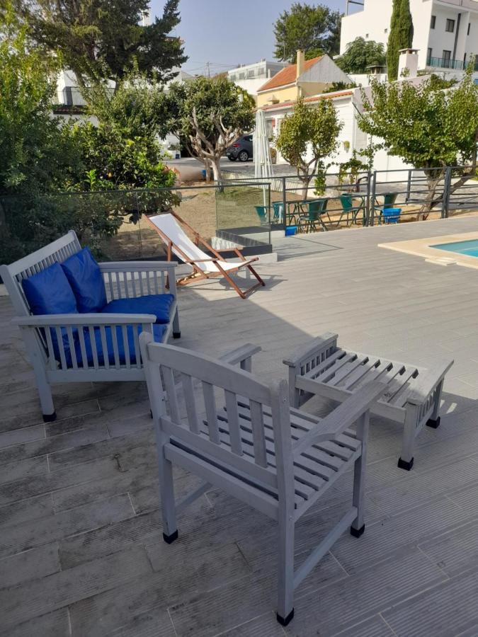 Hall 92 Quartos Com Wc Em Moradia Com Piscina A-Das-Lebres Loures Kültér fotó