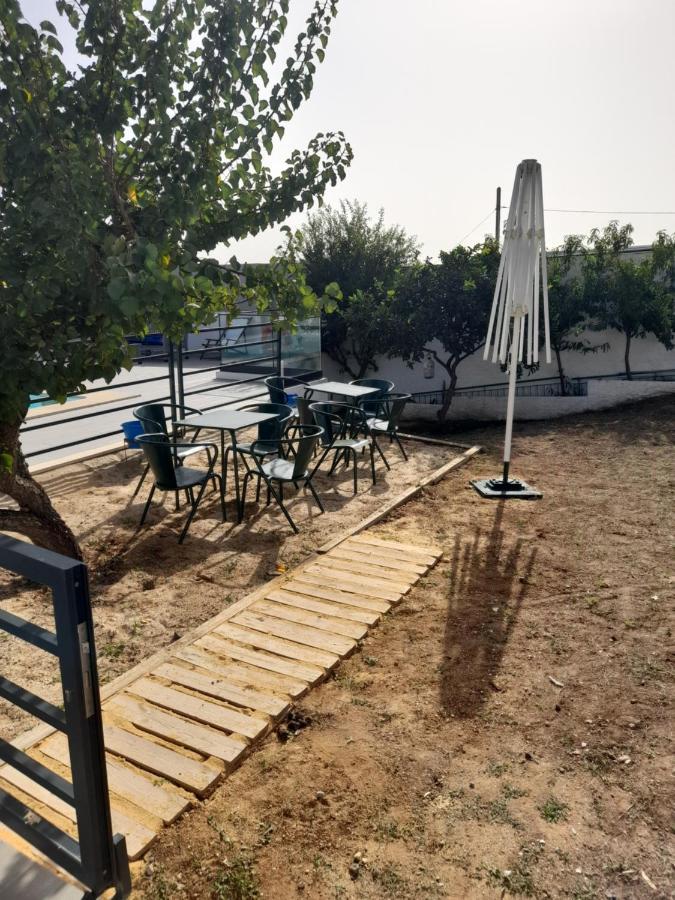 Hall 92 Quartos Com Wc Em Moradia Com Piscina A-Das-Lebres Loures Kültér fotó