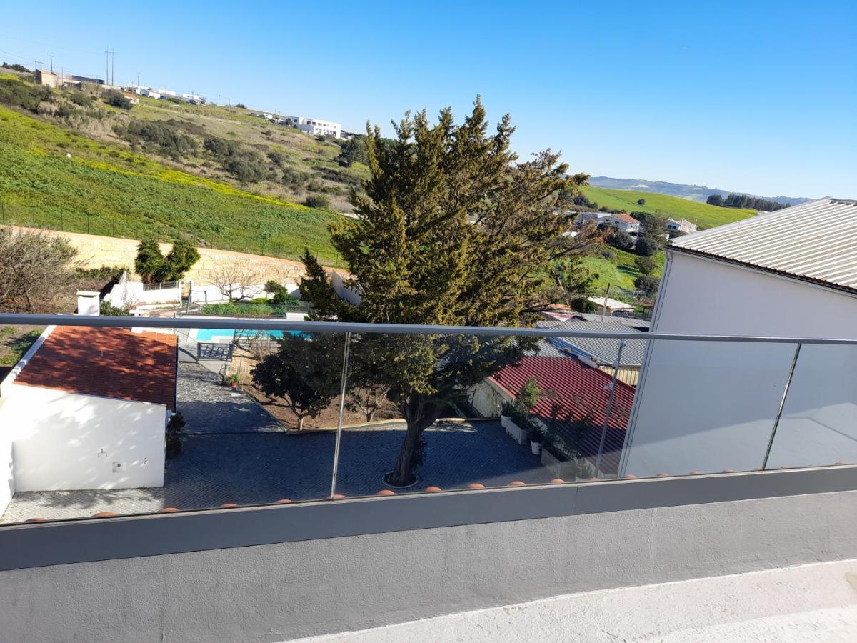 Hall 92 Quartos Com Wc Em Moradia Com Piscina A-Das-Lebres Loures Kültér fotó