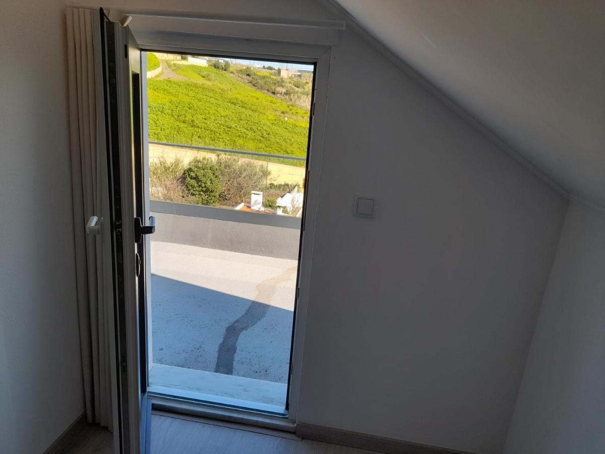 Hall 92 Quartos Com Wc Em Moradia Com Piscina A-Das-Lebres Loures Kültér fotó